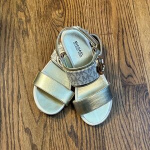Michael Kors Kids Sydney Kenzie Gold and Vanilla Sandals Size 1